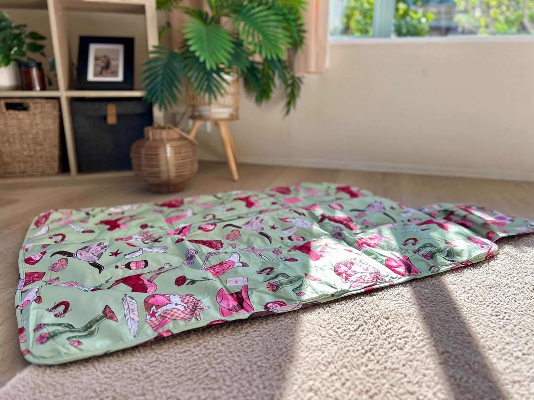 Paws & Go Travel Mat- Western